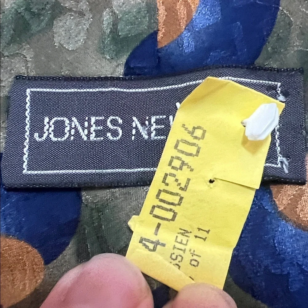 Jones New York Blue and Gold Floral Tie